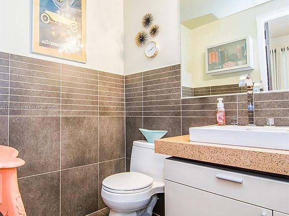 5th image of 435 21st St #223