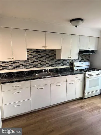 2053 Larkhall Rd — Photo 1