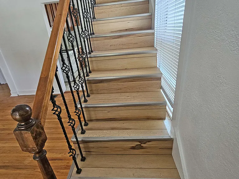 Staircase up to 2nd Floor Bedrooms & Full Bath