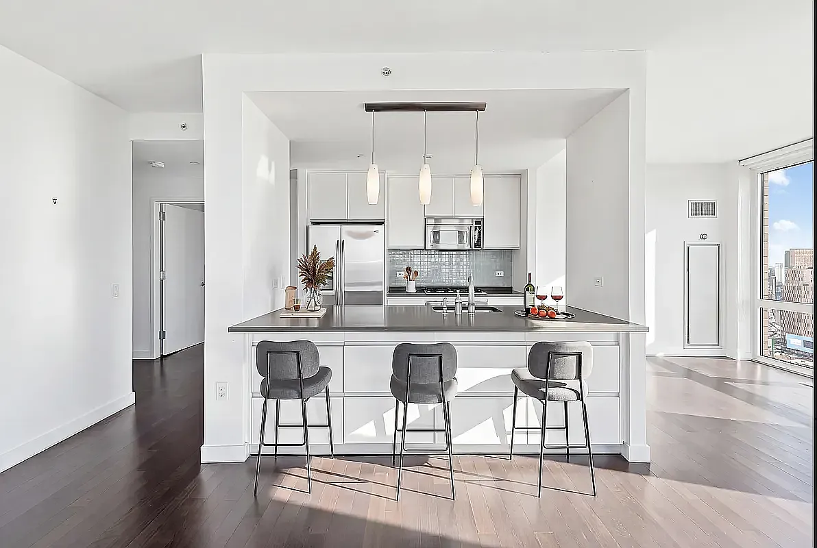 306 Gold Street — Photo 4