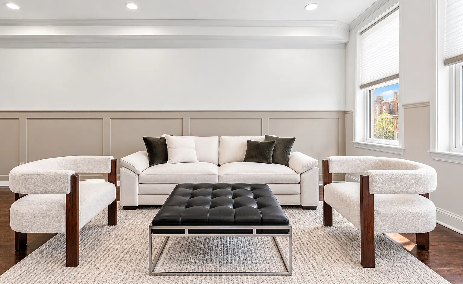 4 bed, $2,975 — Photo 1