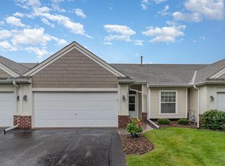 5874 Prairie Ridge Dr, Shoreview, MN 55126