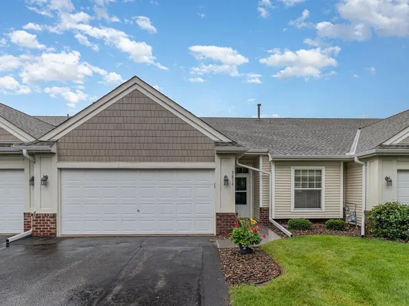 5874 Prairie Ridge Dr, Shoreview, MN 55126