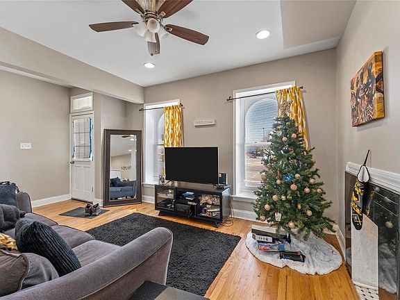3rd image of 1610 Jefferson S