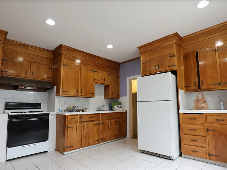 21 Lothrop St #2B — Photo 6