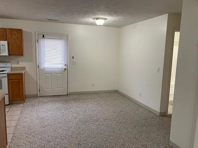 1910 W 38th St - Unit 4 — Photo 3