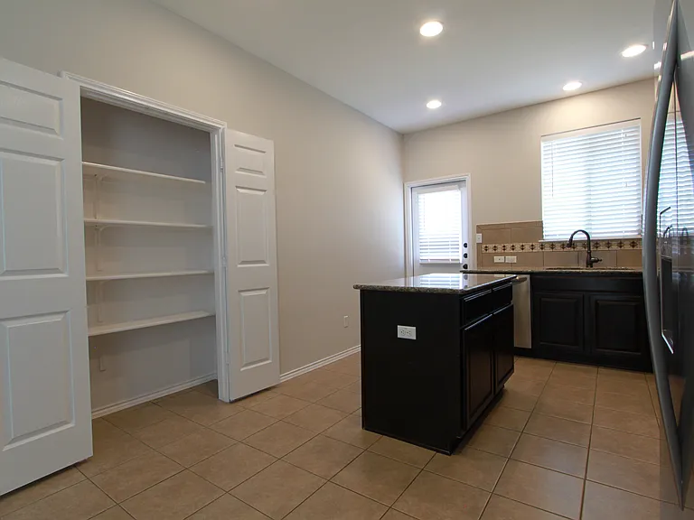 278 Stella Gold St — Photo 12