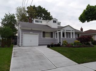 883 Val Park Ave, Valley Stream, NY 11580