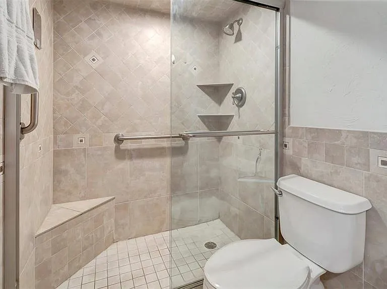 1125 W Peppertree Dr #705 — Photo 21