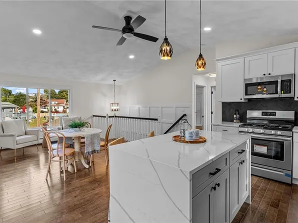 65 Fairhaven Ave, Warwick, RI 02886