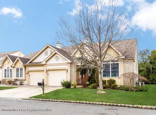 75 Birmingham Ln, Monroe Township, NJ 08831
