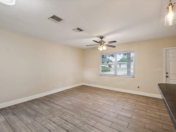 4th image of 1455 15TH Avenue