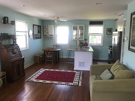 5th image of 120 E Rosemont Ave