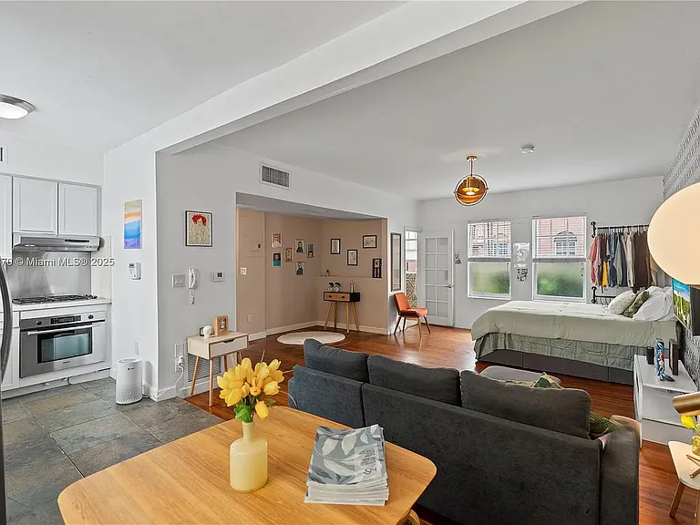 760 Meridian Ave — Photo 6