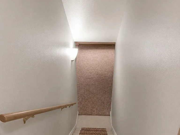 5960 Grapevine Dr — Photo 32
