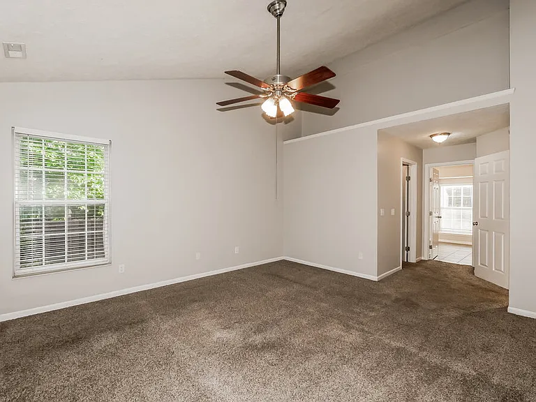 401 Creekstone Dr — Photo 13