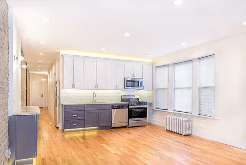 6529 N Lakewood Ave #2 Photo 1