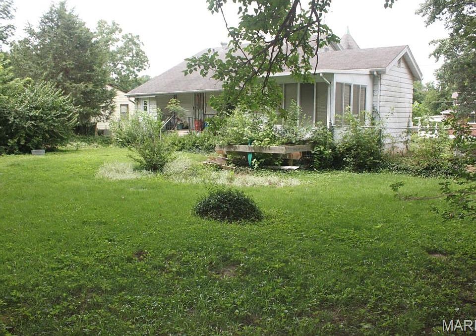2nd image of 448 Magnolia Ave