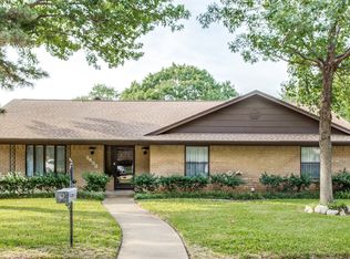 2433 Sir Guy Dr, Grand Prairie, TX 75050