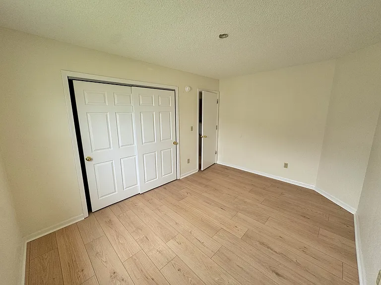 1505 W 8th Street Ter — Photo 13