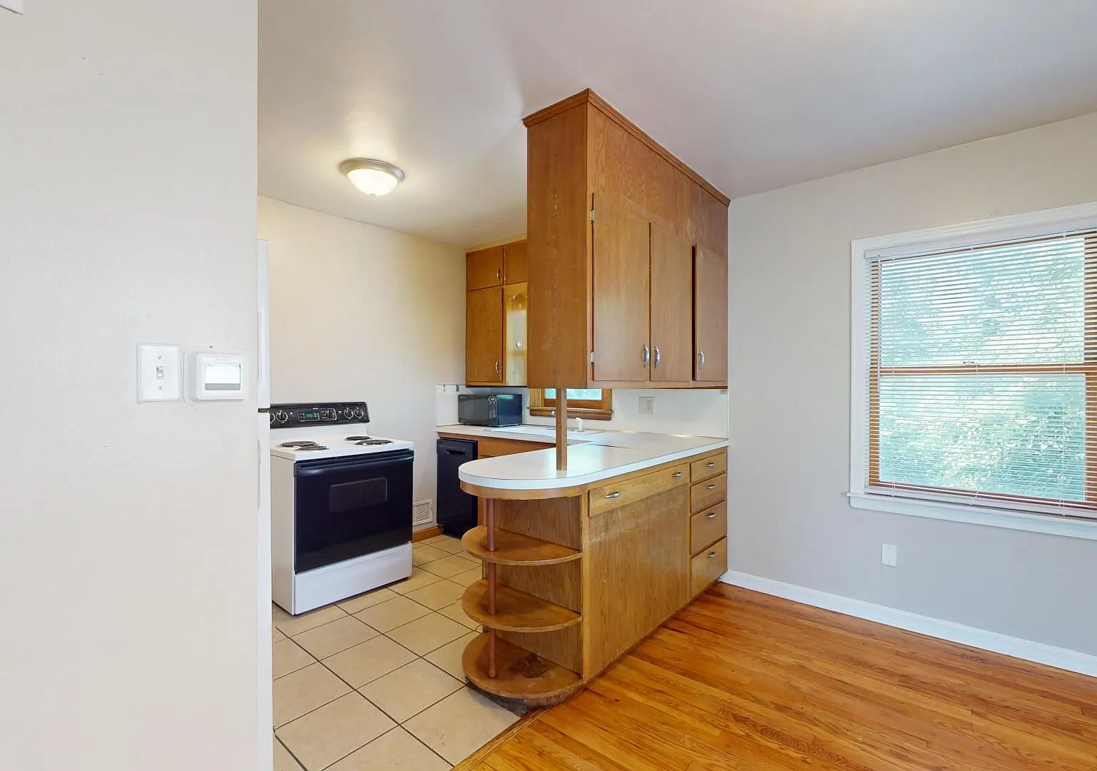 Walk to ISU 2BD Plus Bonus Room — Photo 3