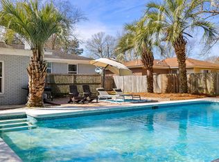 5917 Hagood Ave, Hanahan, SC 29410