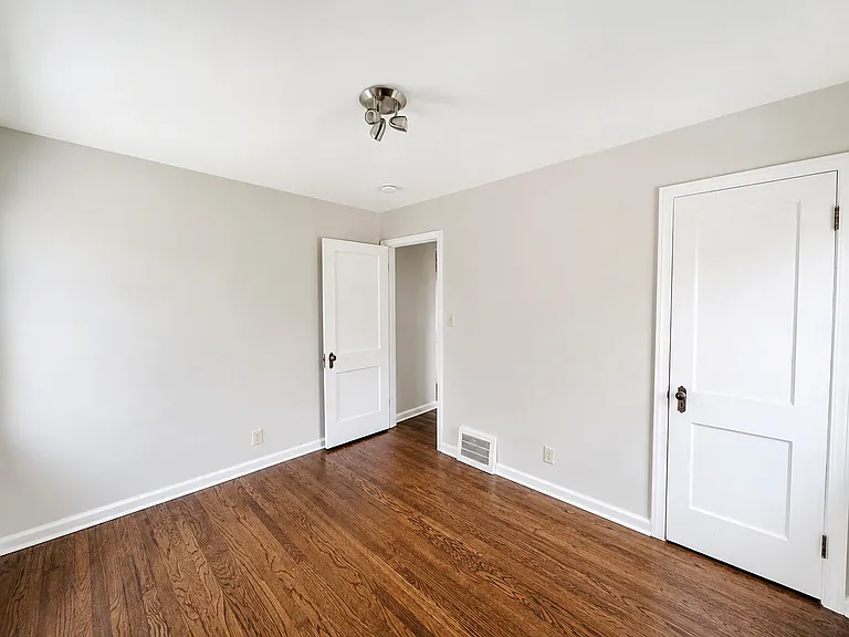 22424 Nowlin St — Photo 5