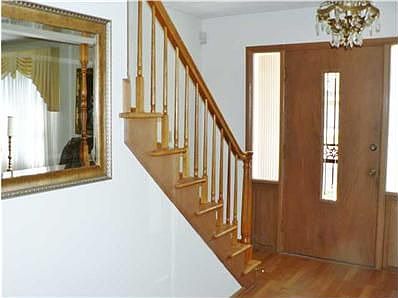 3rd image of 447 Cumberland Dr