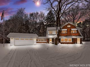 713 N Shore Dr, Holland, MI 49424