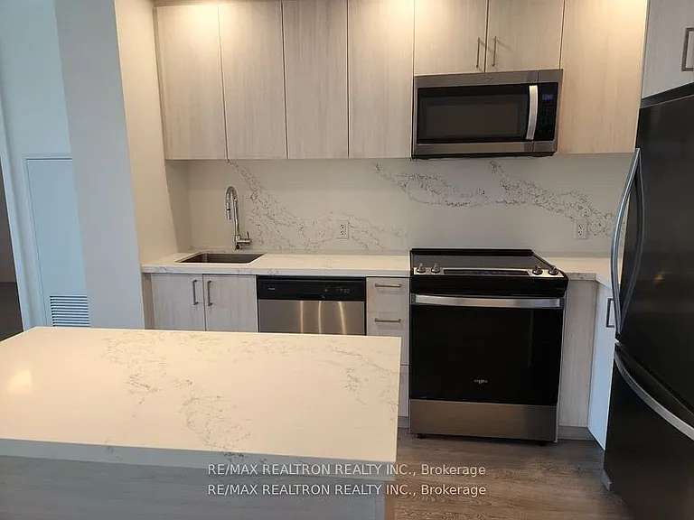 8868 Yonge St #1205E — Photo 12