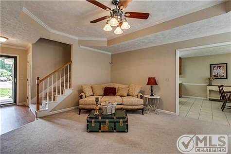 5th image of 1826 Turfland Dr