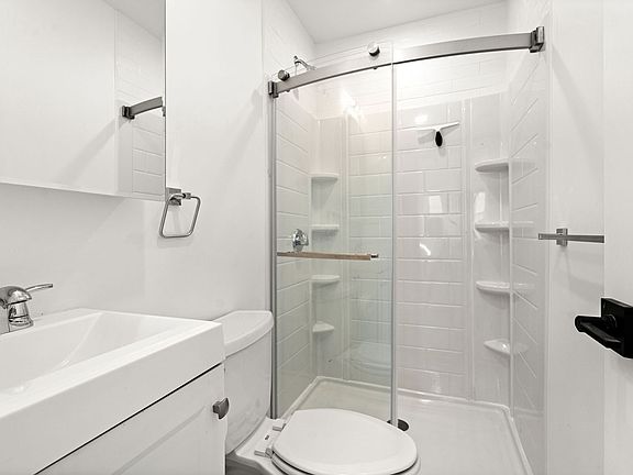 5th image of 90 Forbes St #3-C