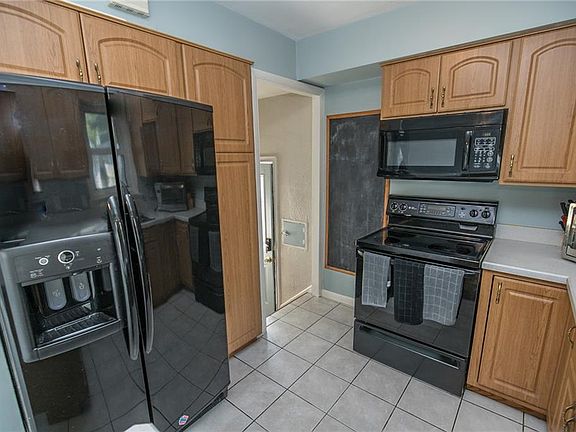 3rd image of 356 Blissfield Dr