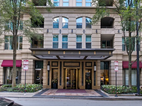 25 E Superior St APT 904, Chicago, IL 60611