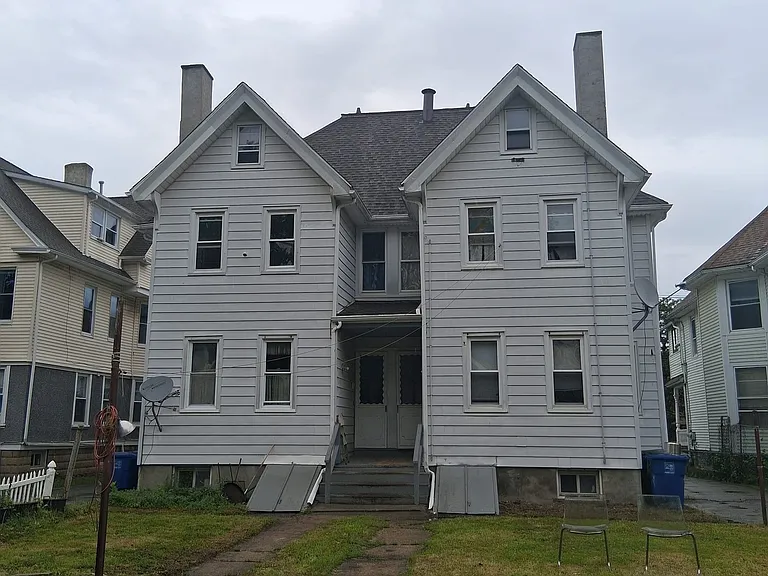 137 Sherwood Ave — Photo 2