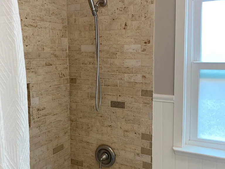 978 Harcourt Ave — Photo 17