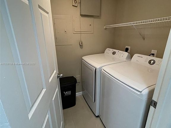 4th image of 2433 Centergate Dr APT 208