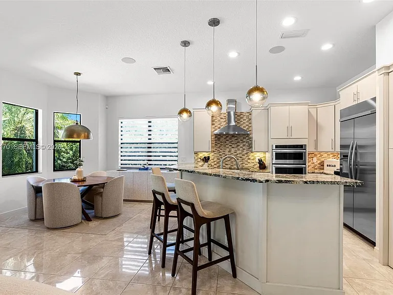 10185 Cameilla St — Photo 14