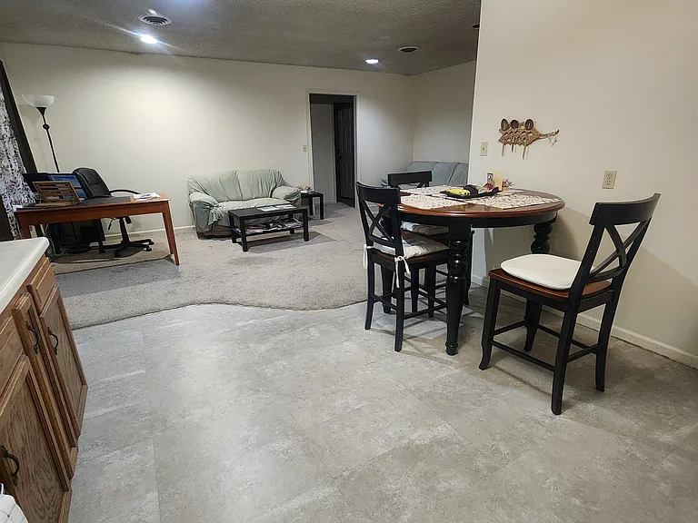 915 C St #B — Photo 6