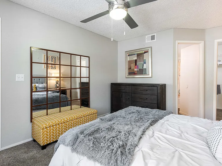 Boulevard at 4201 Apartments — Photo 9
