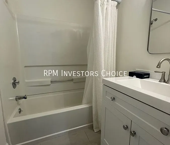 1808 State St #211 — Photo 19