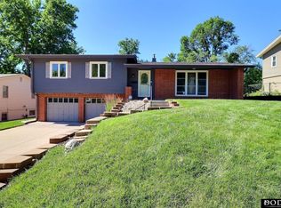 9617 Ruggles St, Omaha, NE 68134