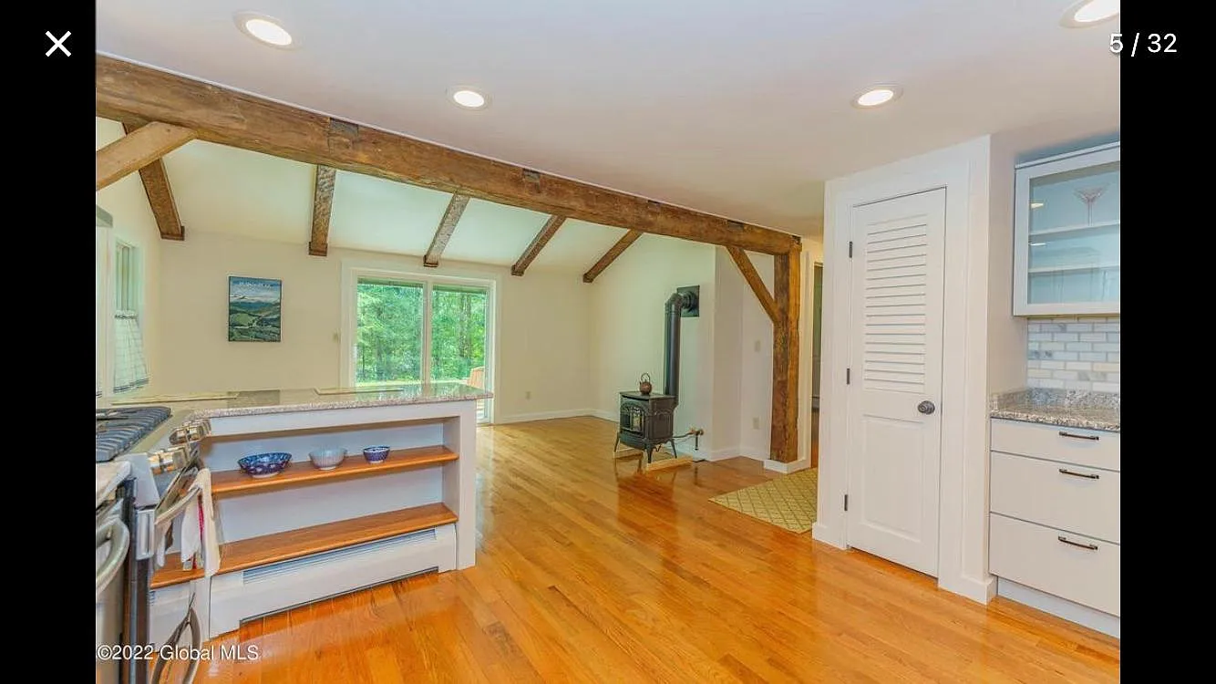 2 bed, 864 sqft, $2,025 — Photo 3