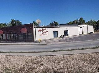 28 N Church St, Sullivan, MO 63080