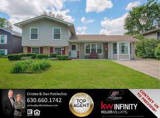 169 N Lancaster Dr, Bolingbrook, IL 60440