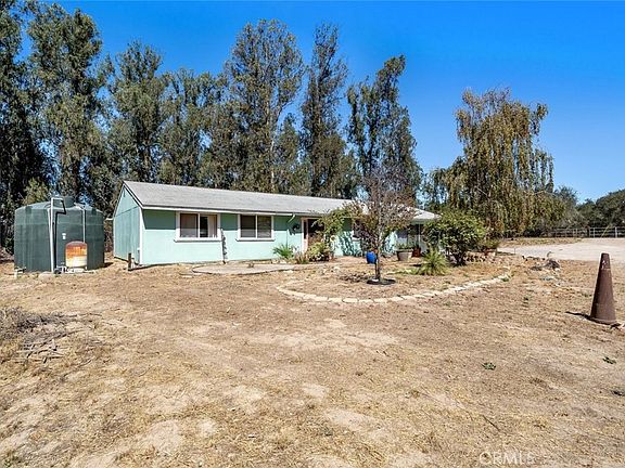 3rd image of 1831 Viejo Rd