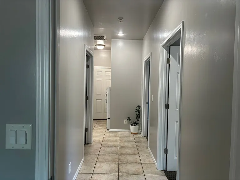 2730 N Ellen St — Photo 6