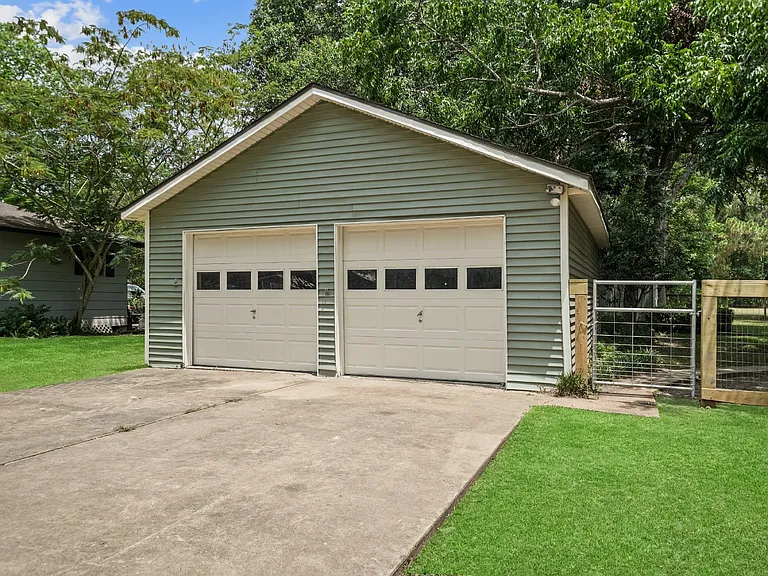 1080 Callaway Dr #HSE — Photo 2
