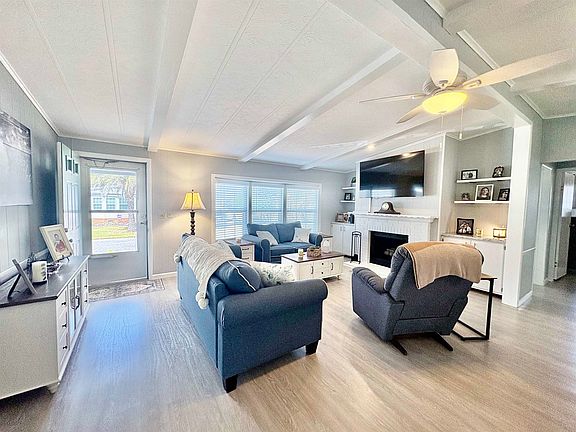 3rd image of 3243 Pecan Trail