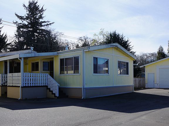4th image of 2620 Central Ave